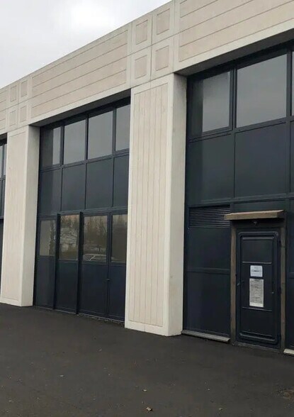 Industrial in Herblay-sur-Seine for lease - Building Photo - Image 2 of 7