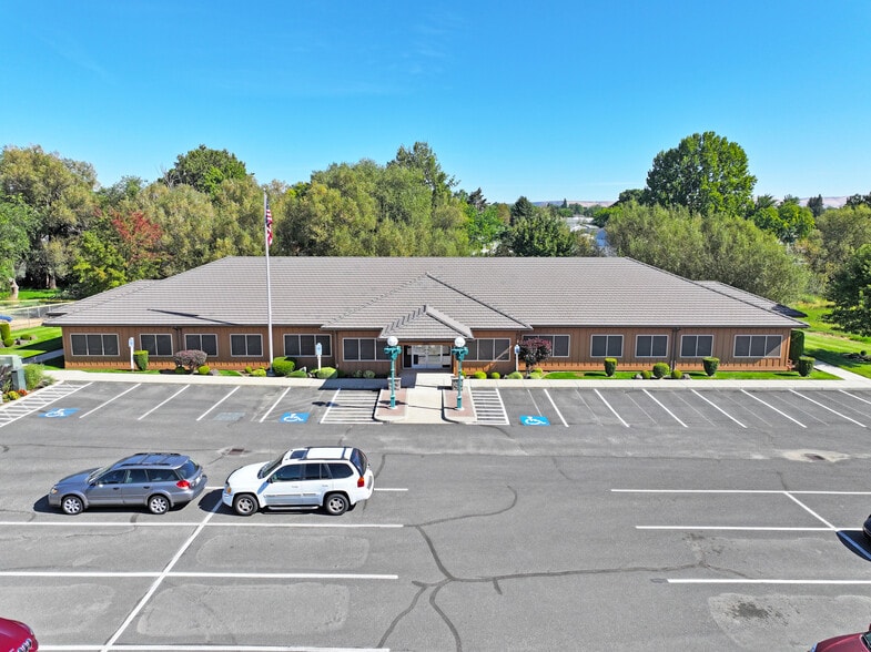 1607 Creekside Loop, Yakima, WA à louer - Photo du bâtiment - Image 3 de 16