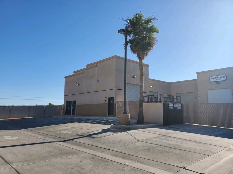 10904 Hesperia Rd, Hesperia, CA for lease - Building Photo - Image 1 of 1