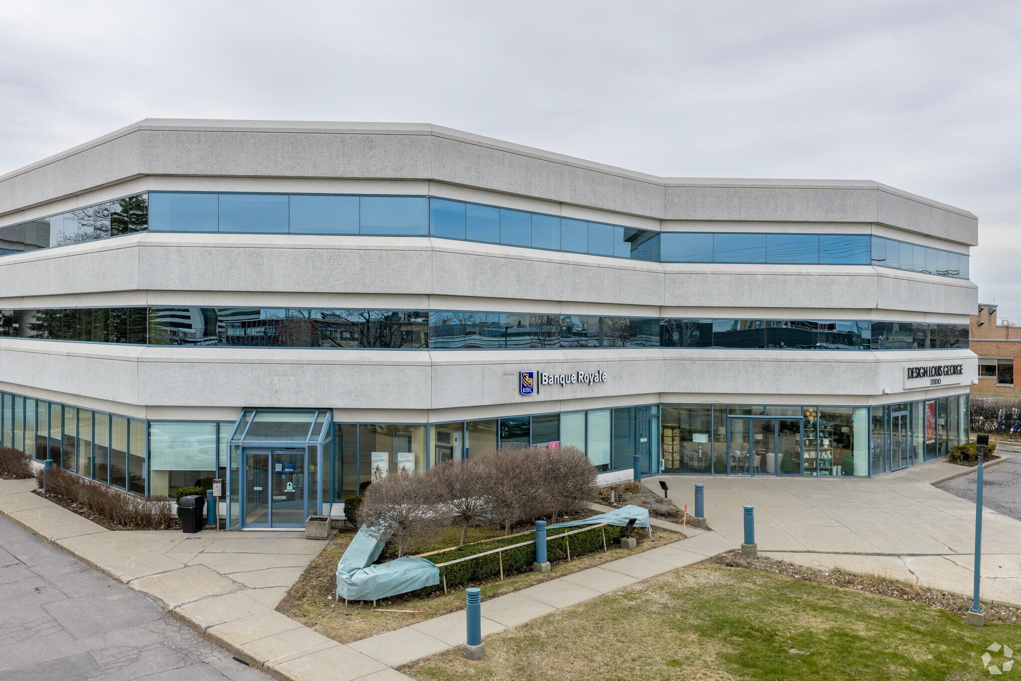 5500 Av Royalmount, Mt Royal, QC for lease Primary Photo- Image 1 of 6