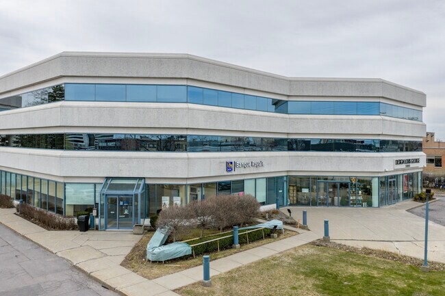 Plus de détails pour 5500 Av Royalmount, Mt Royal, QC - Bureau à louer