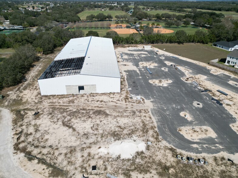 11826 NE 62nd Ter, Lady Lake, FL à vendre - Photo du bâtiment - Image 2 de 11