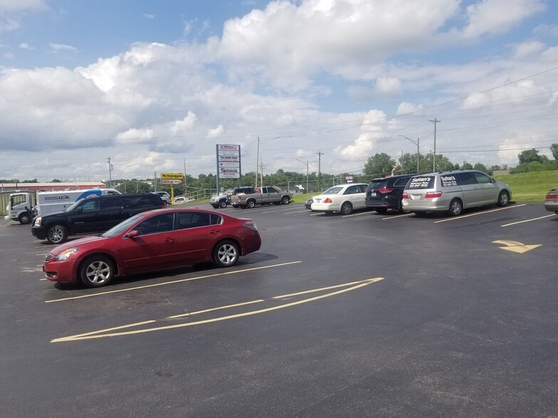 7525 Industrial Rd, Florence, KY à louer - Photo du bâtiment - Image 2 de 2