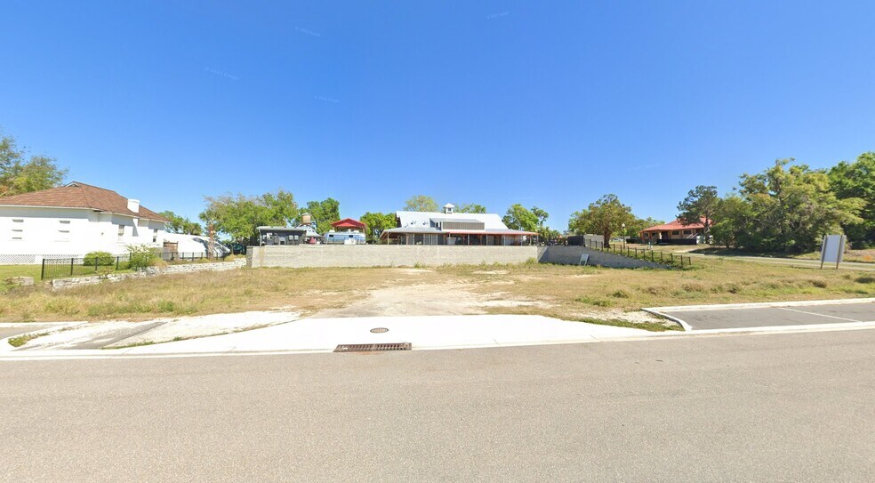 922 W Minneola Ave, Clermont, FL for sale - Building Photo - Image 2 of 14