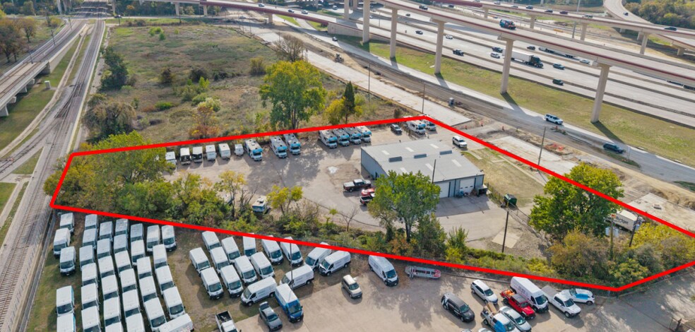 2630 N Interstate 35E, Carrollton, TX à louer - Photo principale - Image 1 de 29