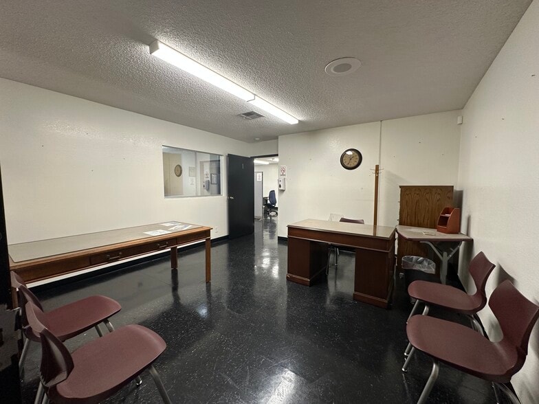 17151 Main St, Hesperia, CA for lease - Building Photo - Image 2 of 16