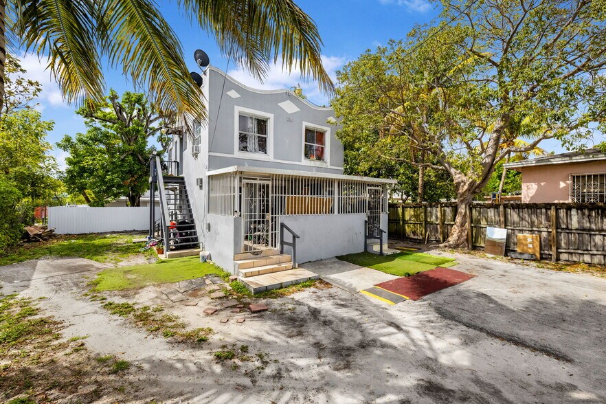 1236 NW 28th St, Miami, FL à vendre - Photo du bâtiment - Image 3 de 17