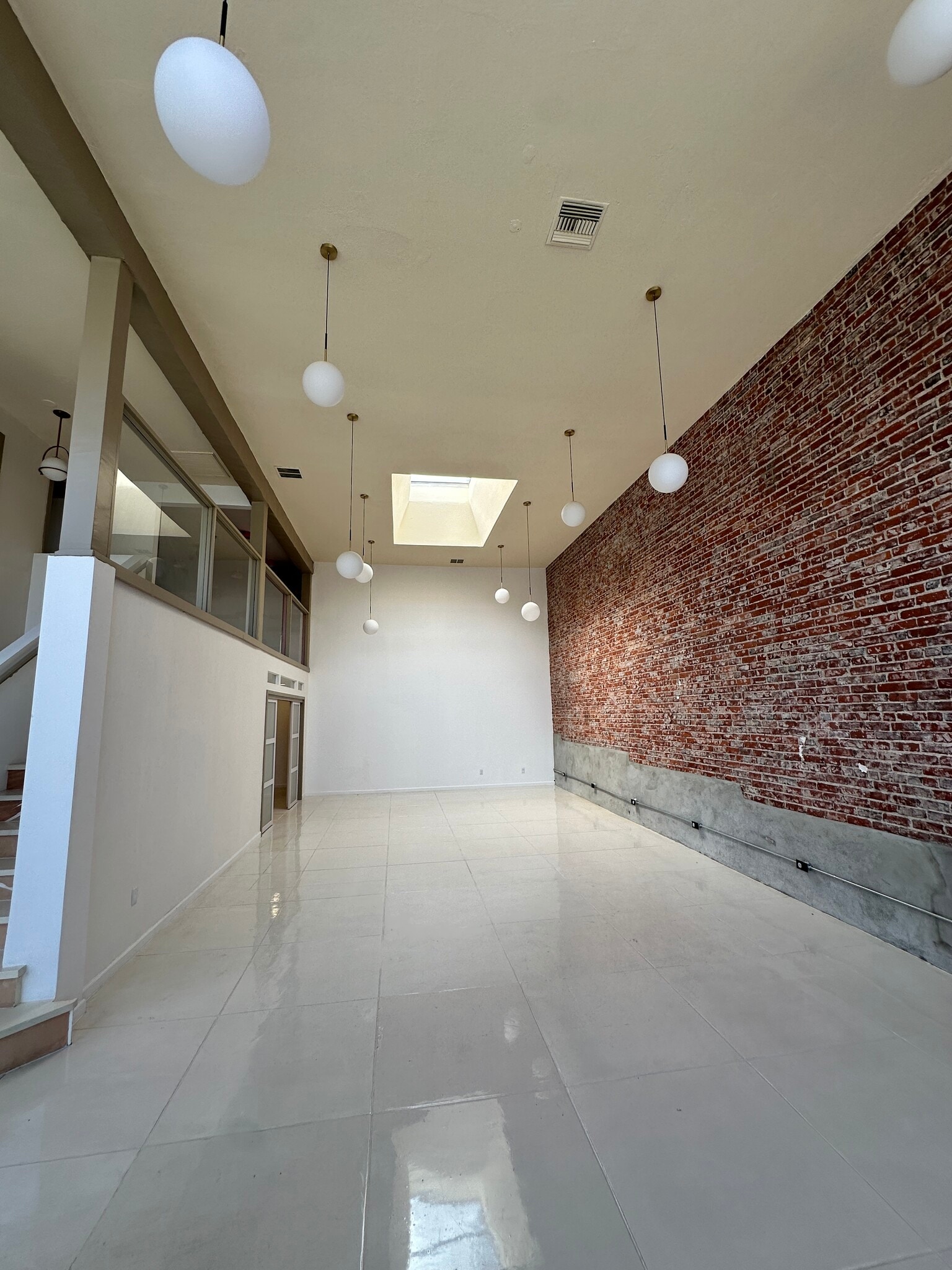 1167-1169 S Fair Oaks Ave, Pasadena, CA à louer Photo intérieure- Image 1 de 8