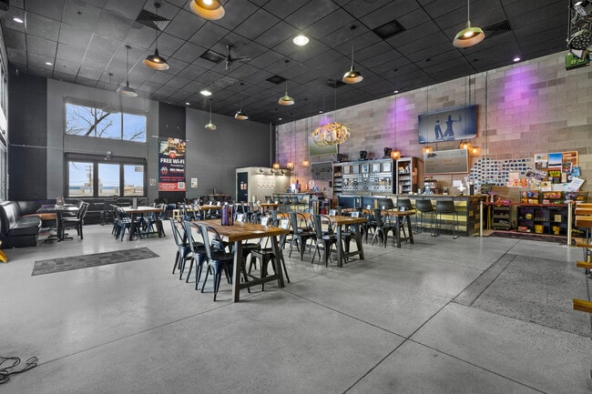 More details for 150 W 2nd St, Casper, WY - Retail for Sale