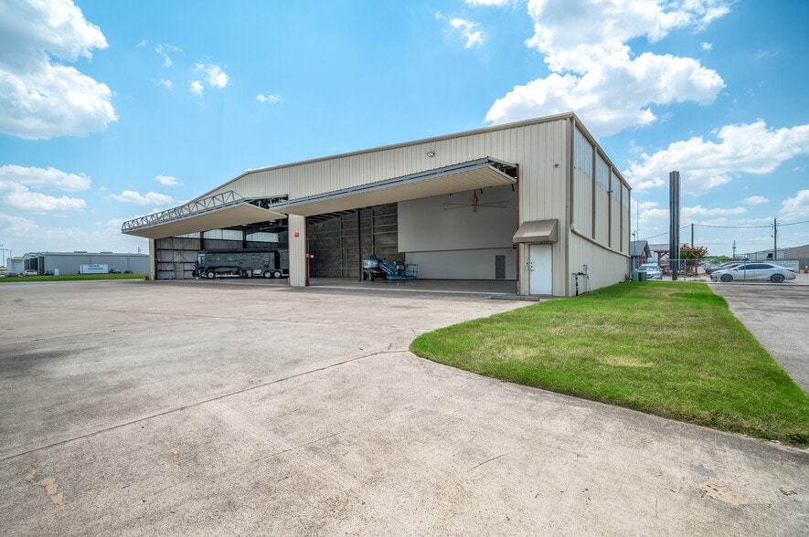 20115 Stuebner Airline Rd, Spring, TX for lease - Building Photo - Image 3 of 26