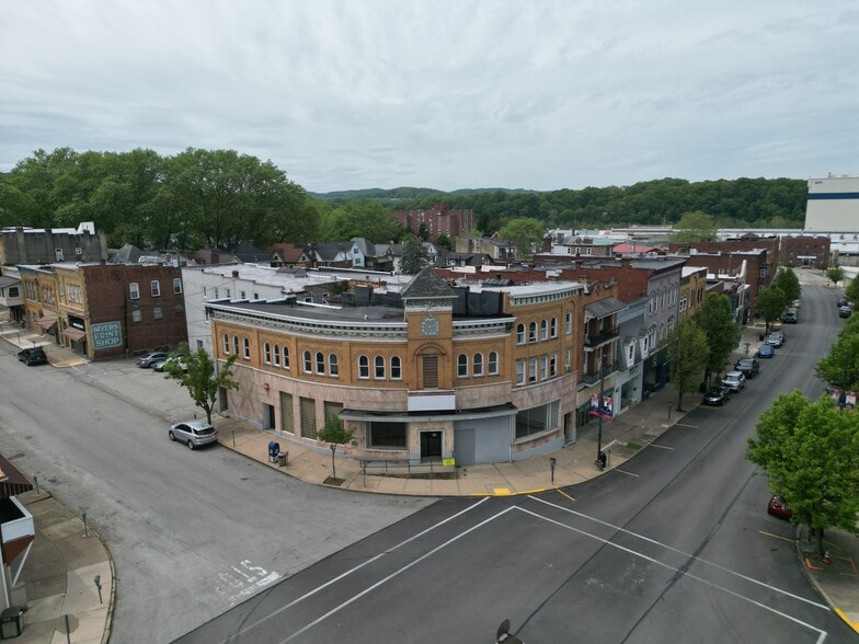 152 Grant Ave, Vandergrift, PA à louer - Photo du bâtiment - Image 2 de 2