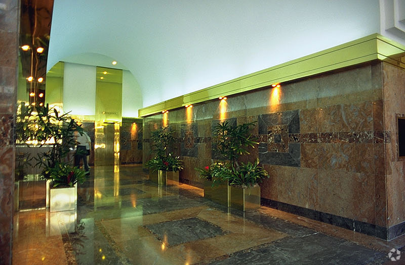 1990 M St NW, Washington, DC for lease - Lobby - Image 2 of 5