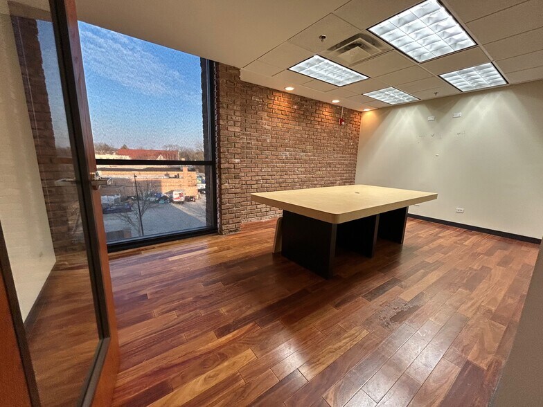 1240 Meadow Rd, Northbrook, IL à louer - Photo intérieure - Image 3 de 18