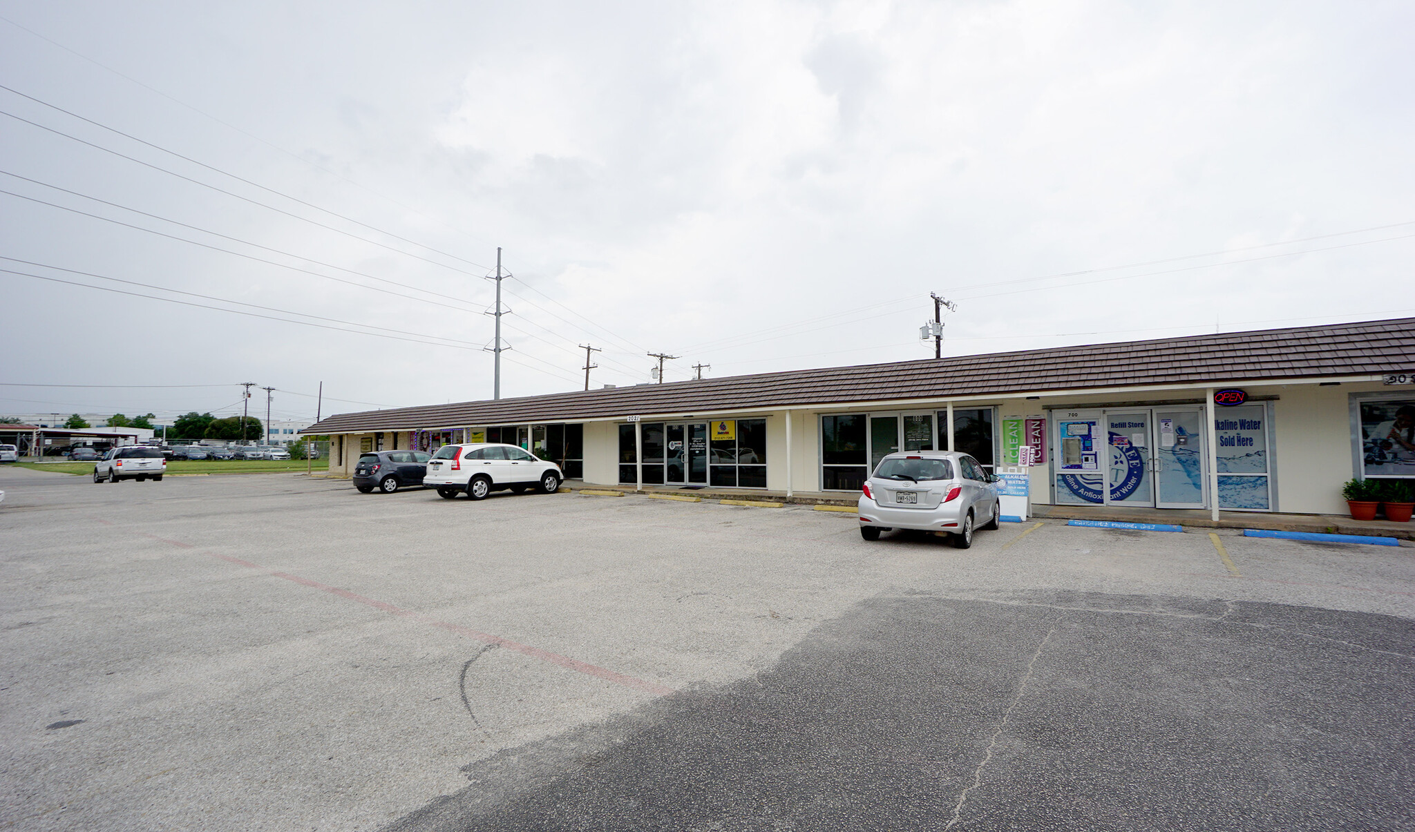 2021-2023 N Mays St, Round Rock, TX for lease Building Photo- Image 1 of 6