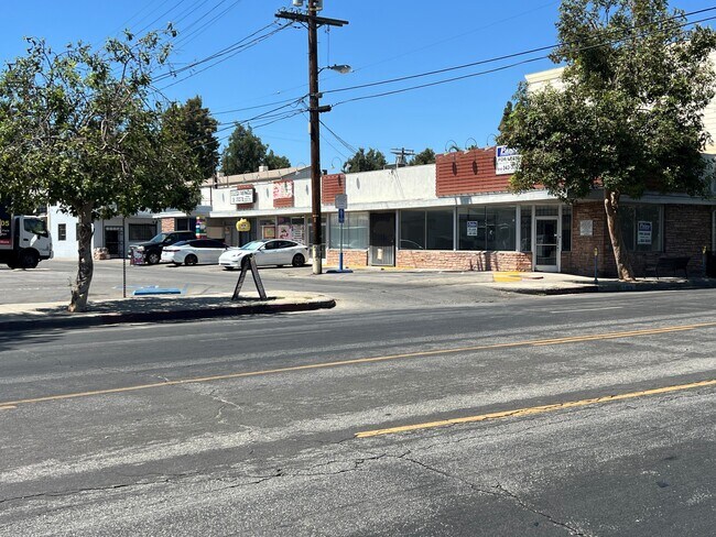 More details for 7209-7219 Owensmouth Ave, Canoga Park, CA - Retail for Lease