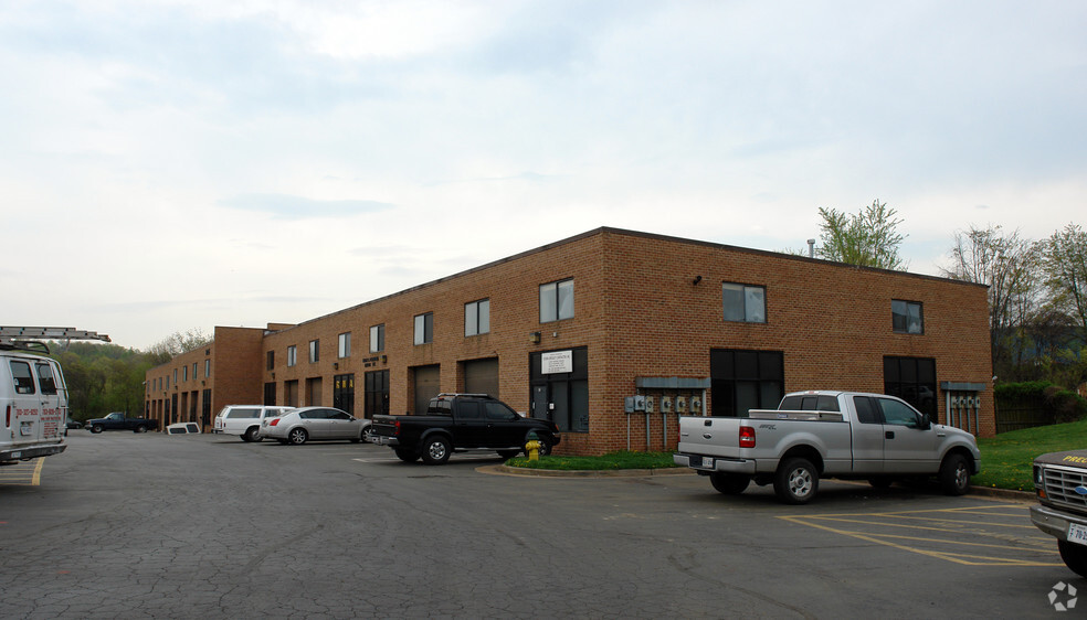 9205 Enterprise Ct, Manassas, VA for lease - Primary Photo - Image 1 of 44