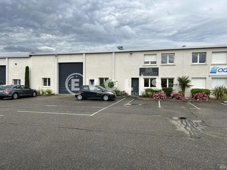 Flex in Décines-Charpieu for lease - Building Photo - Image 1 of 37
