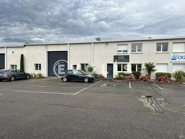 Flex dans Décines-Charpieu à louer - Photo du bâtiment - Image 1 de 37