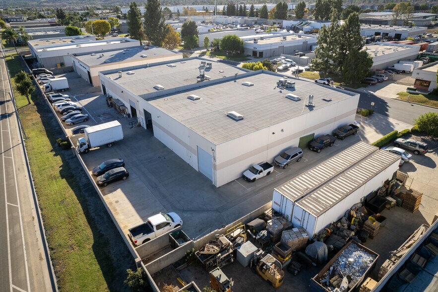 14947-14949 Sierra Bonita Ln, Chino, CA à vendre - Photo du bâtiment - Image 2 de 11