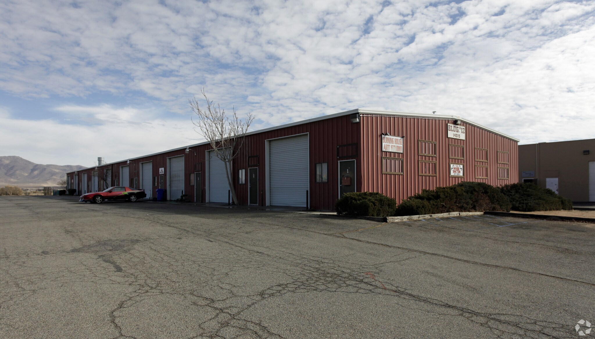 14015 Pioneer Rd, Apple Valley, CA for lease Primary Photo- Image 1 of 6