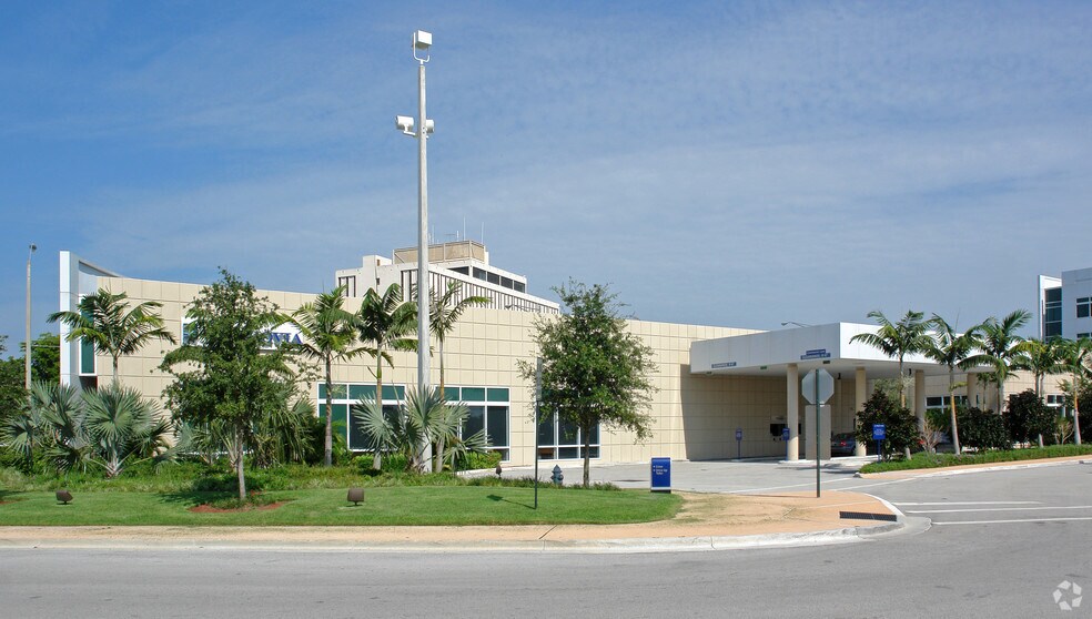 3201 N University Dr, Coral Springs, FL à vendre - Photo du bâtiment - Image 2 de 4