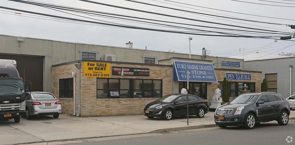 648-656 Main St, Westbury, NY for sale - Building Photo - Image 1 of 6