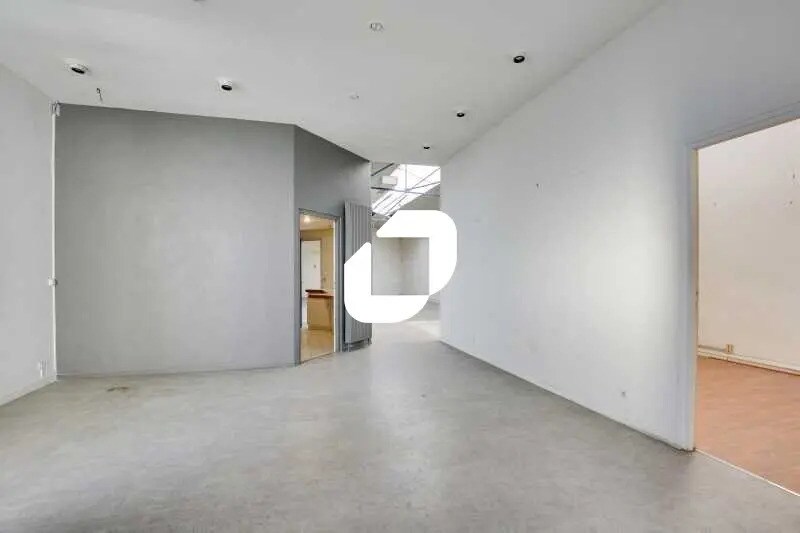 Flex in Courbevoie for sale - Interior Photo - Image 3 of 10