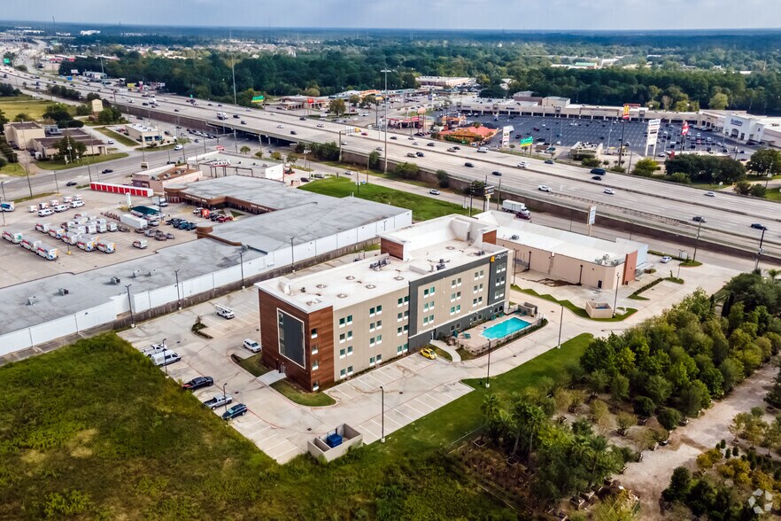 21119 Interstate 45, Spring, TX à vendre - Photo du bâtiment - Image 3 de 14