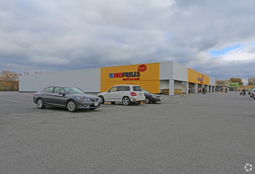 300 Lincoln St, Welland, ON for lease - Building Photo - Image 2 of 6