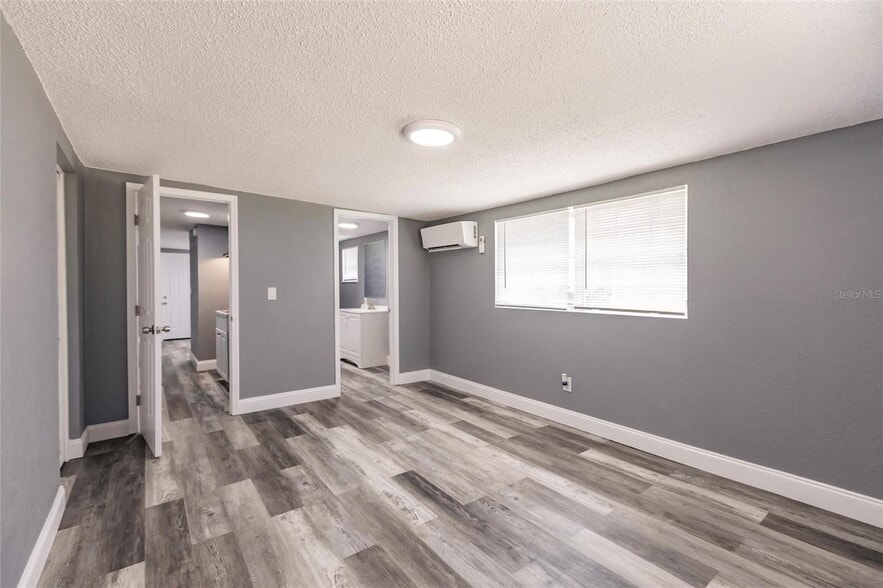 4371 Guard St, Port Charlotte, FL à vendre - Photo du bâtiment - Image 3 de 6