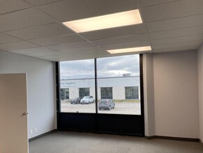 1203 Fewster Dr, Mississauga, ON for lease Interior Photo- Image 1 of 2