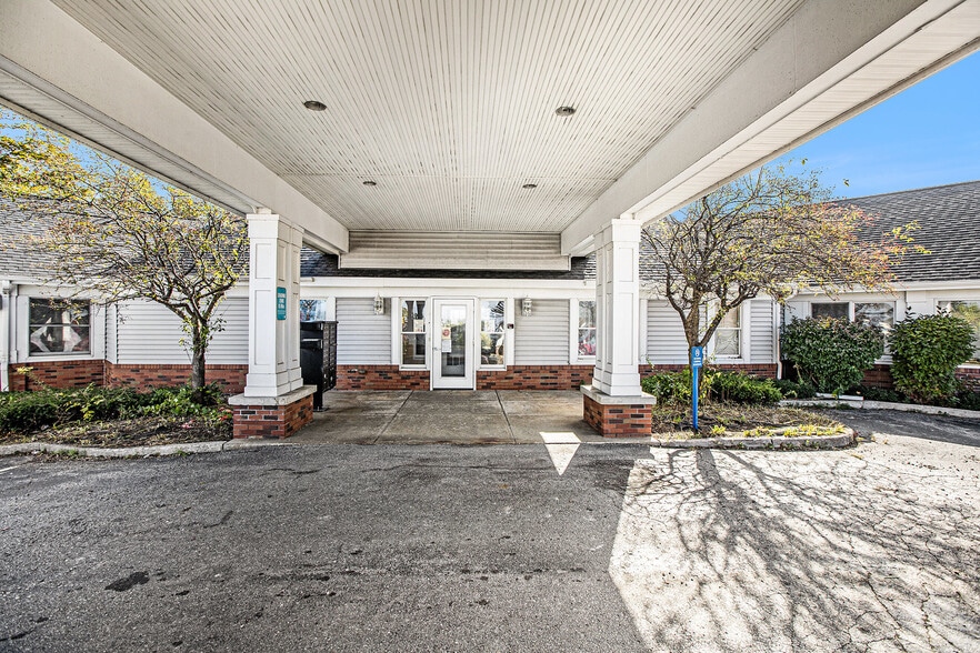 525 W Mitchell St, Petoskey, MI for sale - Building Photo - Image 2 of 21