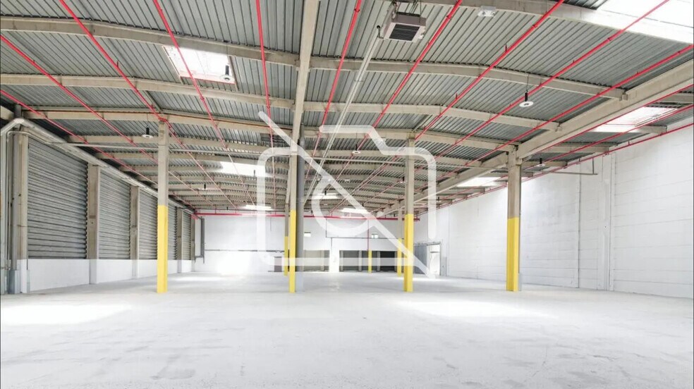 Office in Noisy-le-Sec for lease - Interior Photo - Image 1 of 5