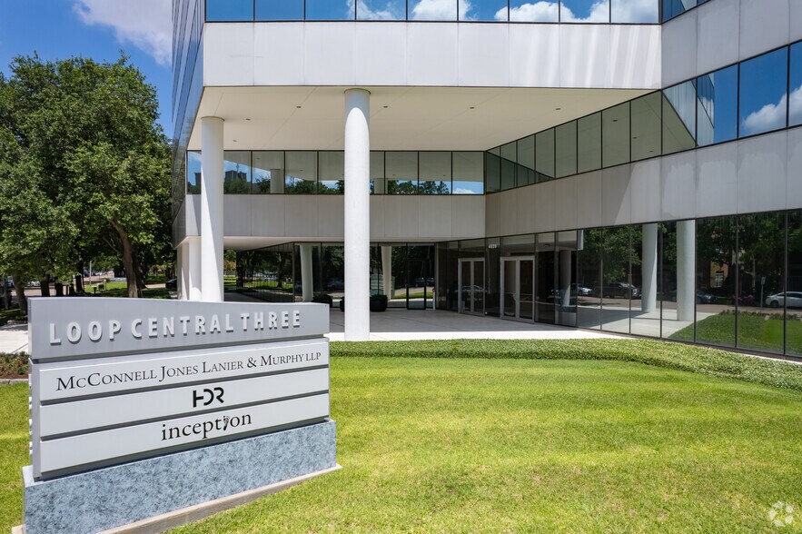 4828 Loop Central Dr, Houston, TX for sale - Building Photo - Image 3 of 19
