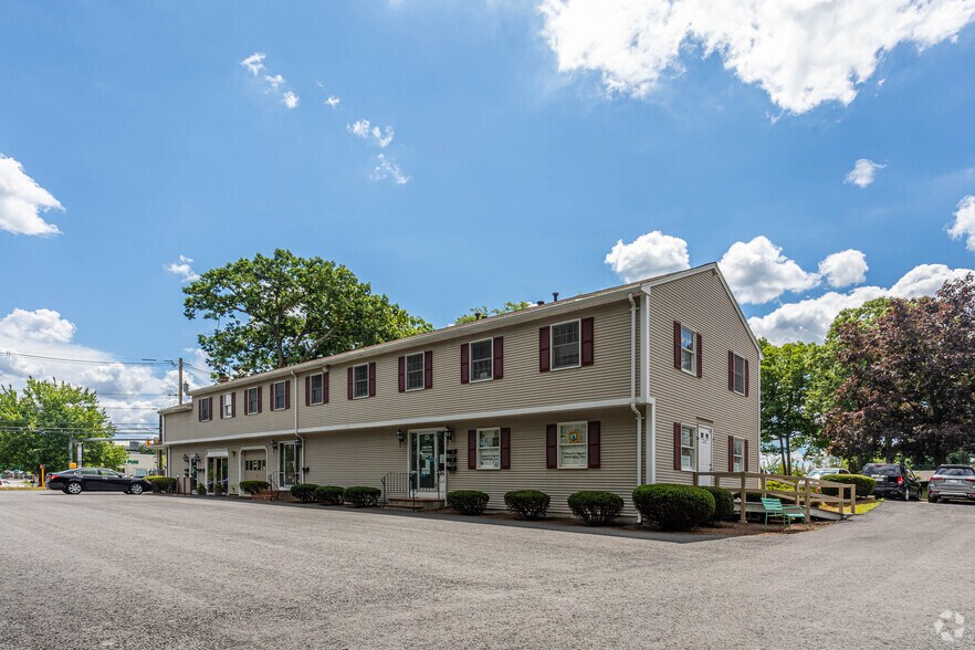 222 N Main St, Natick, MA à louer - Photo du bâtiment - Image 3 de 24