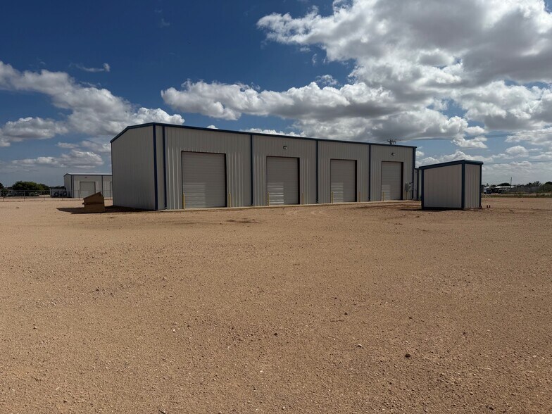 3001 S County Road 1255, Midland, TX à louer - Photo du bâtiment - Image 2 de 9