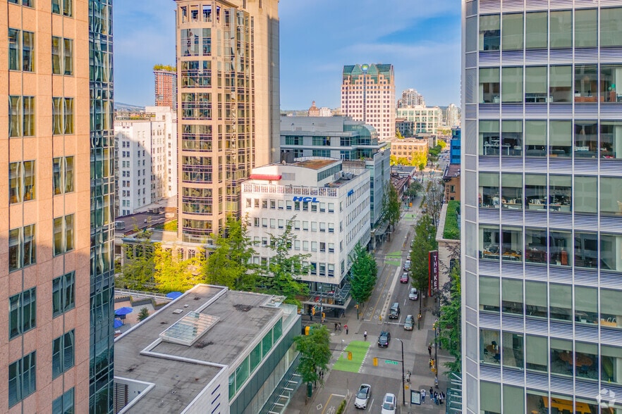 580 Granville St, Vancouver, BC for lease - Aerial - Image 2 of 3