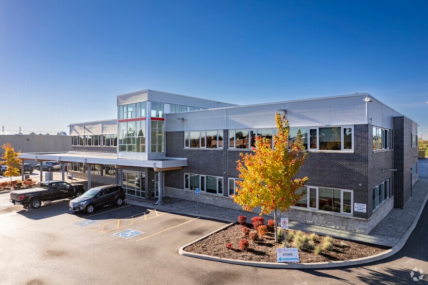 525 Cochrane Dr, Markham, ON for sale - Building Photo - Image 2 of 6