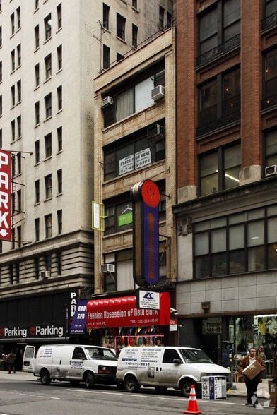 153 W 36th St, New York, NY for lease - Primary Photo - Image 2 of 10