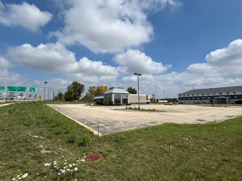1290 W Normantown Rd, Romeoville, IL à louer - Photo du bâtiment - Image 2 de 25