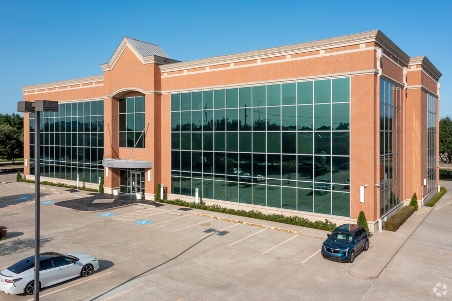 2930 W Sam Houston Pkwy N, Houston, TX for lease - Building Photo - Image 1 of 6