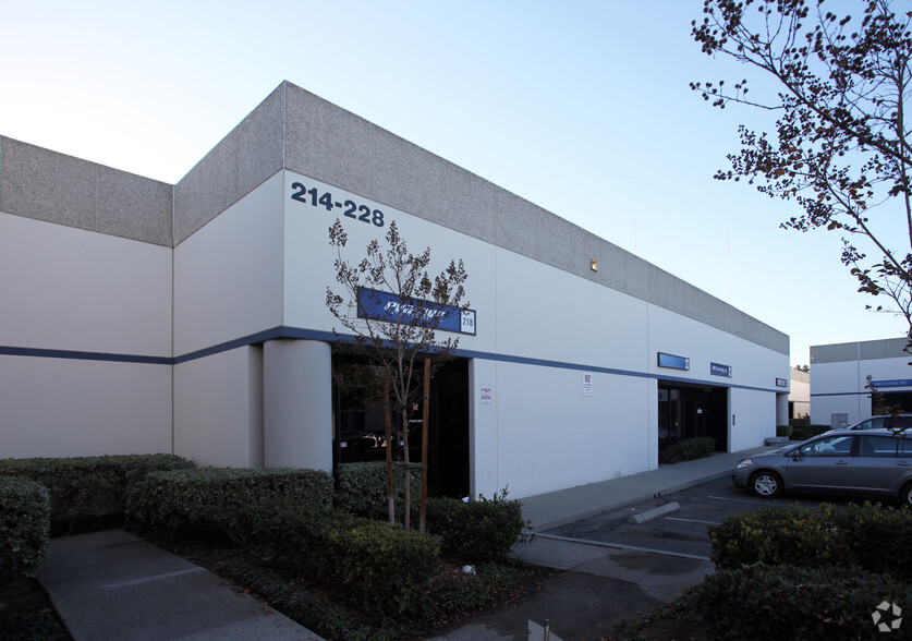 214-228 S 5th Ave, City Of Industry, CA for lease - Primary Photo - Image 1 of 9