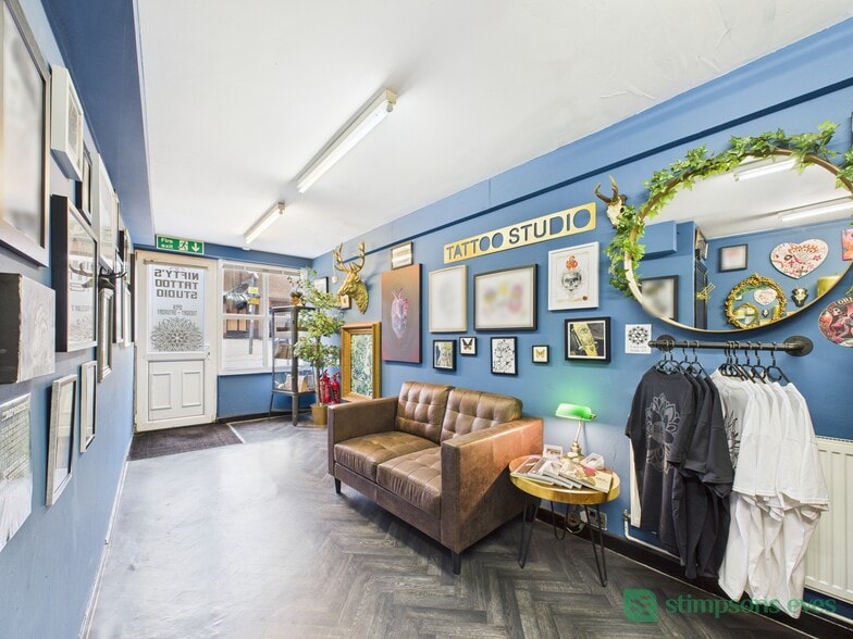 36 High St S, Dunstable for sale - Building Photo - Image 2 of 4