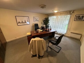 Office in Saint-Maur-des-Fossés for lease Building Photo- Image 1 of 8