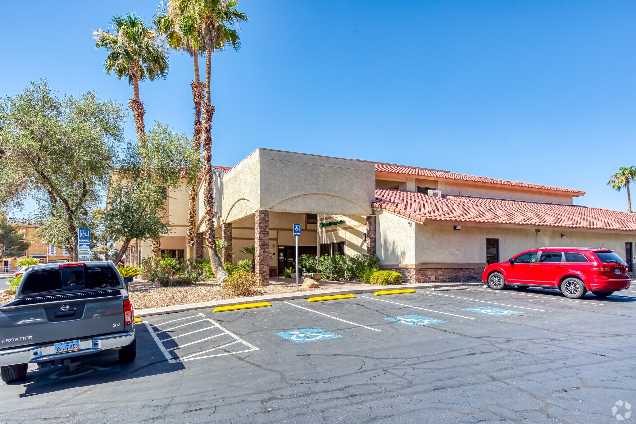 6301 Mountain Vista St, Henderson, NV à louer Photo du bâtiment- Image 1 de 15