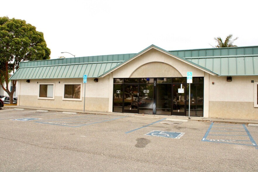 135 Carmen Ln, Santa Maria, CA à louer - Photo du bâtiment - Image 3 de 36