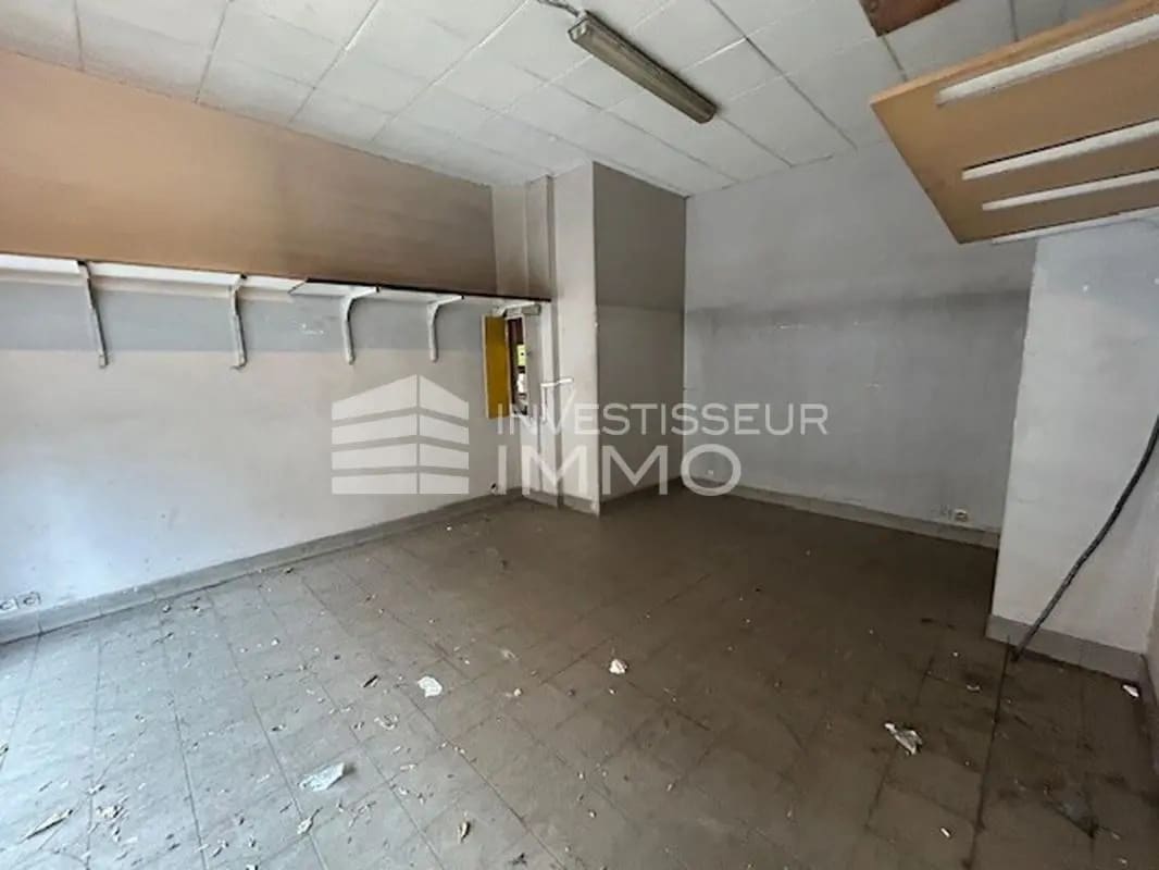 Retail in Bagnolet for sale Interior Photo- Image 1 of 8
