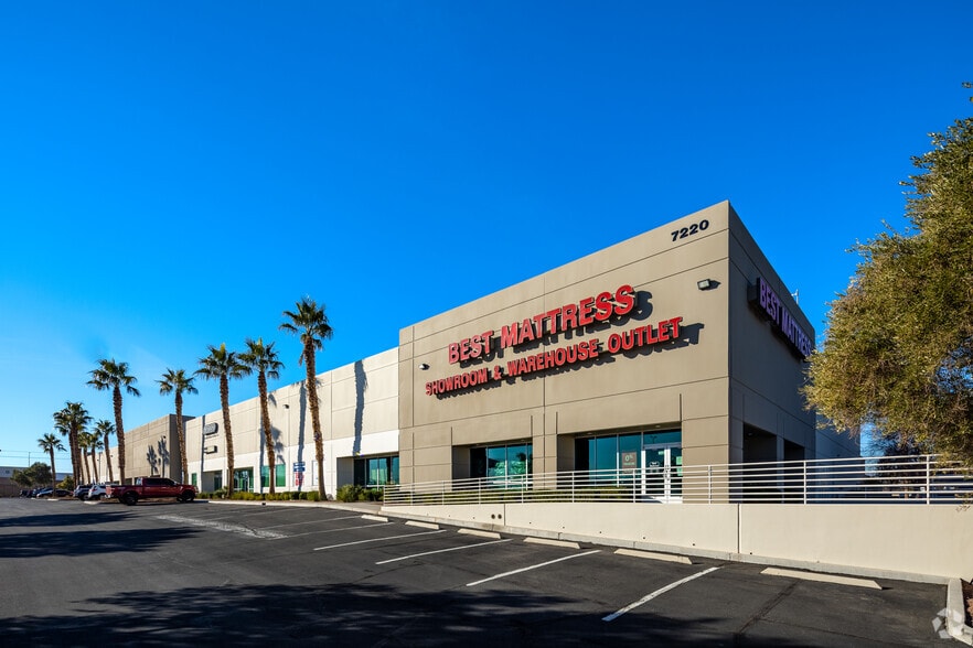 7220 Dean Martin Dr, Las Vegas, NV for lease - Primary Photo - Image 1 of 4