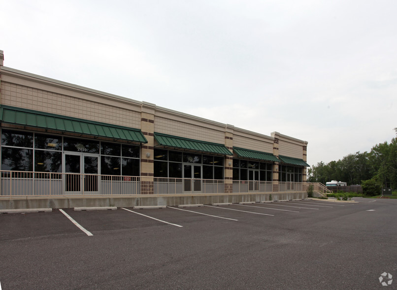 2431 Crain Hwy, Waldorf, MD for lease - Building Photo - Image 2 of 4