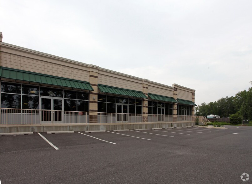 2433-2443 Crain Hwy, Waldorf, MD for lease - Building Photo - Image 2 of 4